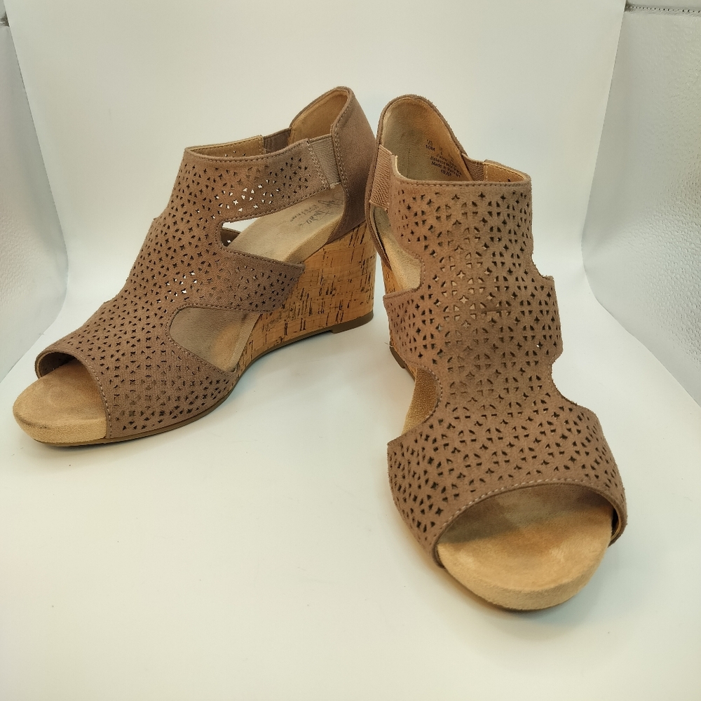 Life Stride Soft System Brown Perforated Wedge Sandals Womens Size 10M Slip On